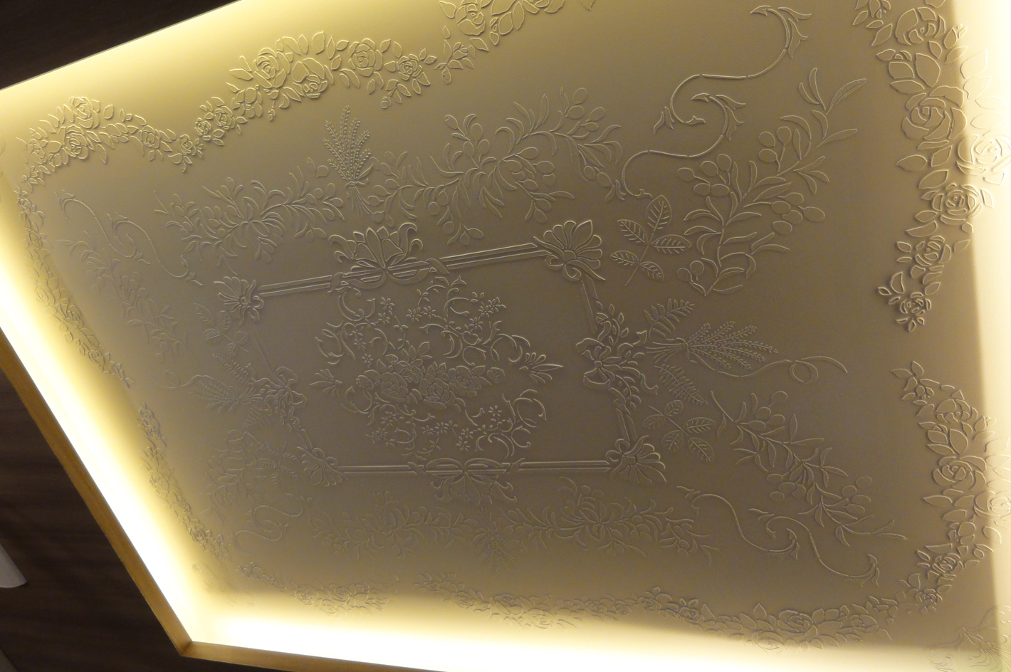 ORNAMENT 6